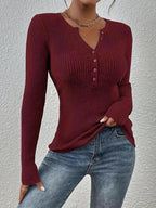 Blusa ajustada de mangas longas com botões no decote — Bene Donna — imagem 02