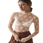 Blusa ajustada de renda floral transparente com mangas longas — Bene Donna — imagem 03