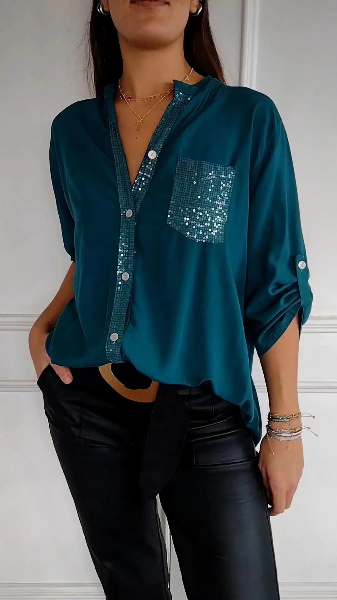 Blusa de algodão com detalhes de paetês e bolso frontal — Bene Donna — imagem 07