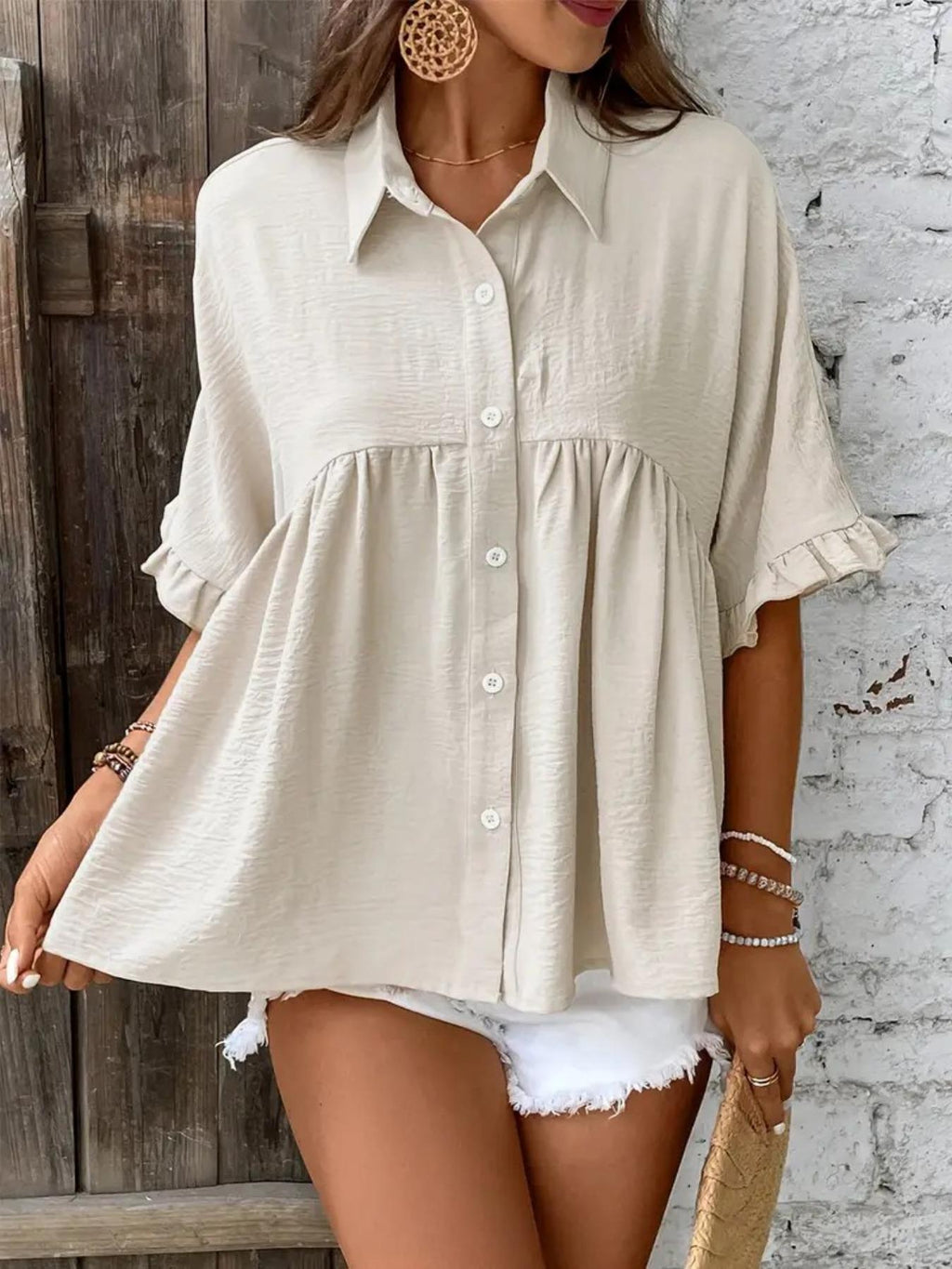 Blusa de botões com babados e mangas curtas — Bene Donna — imagem 01
