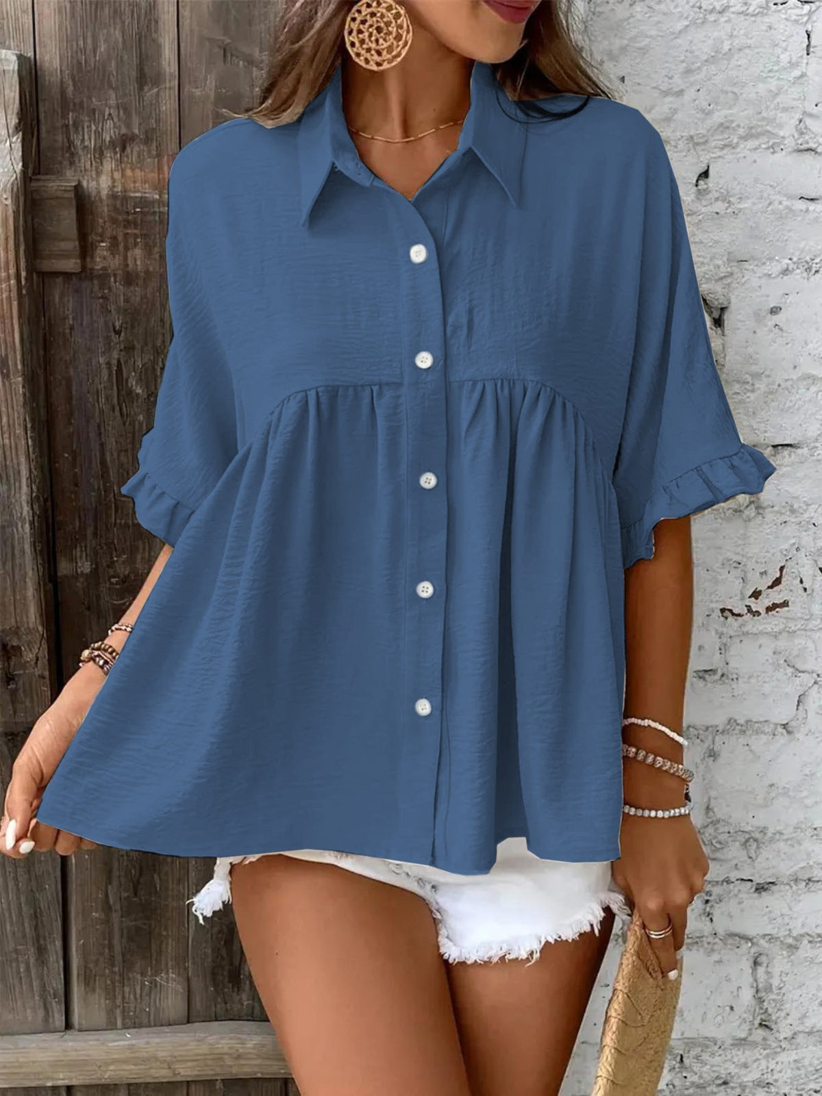 Blusa de botões com babados e mangas curtas — Bene Donna — imagem 02
