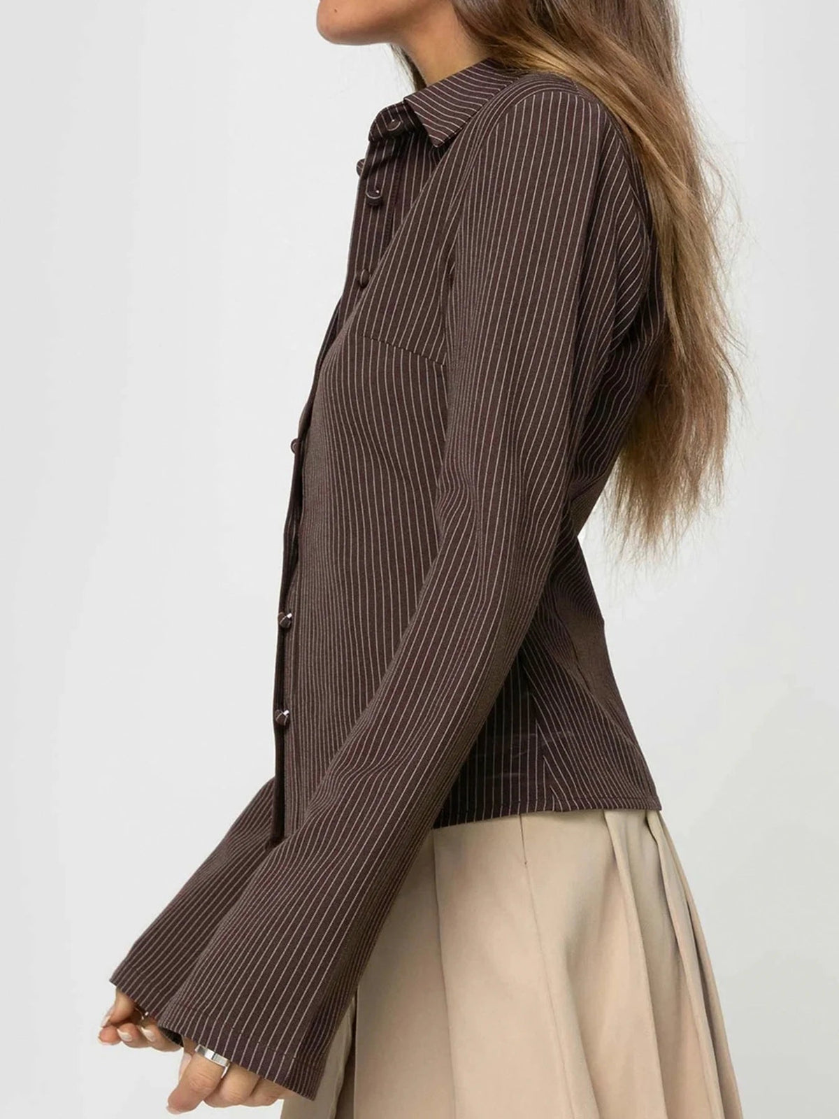 Blusa de botões com cintura definida e mangas amplas — Bene Donna — imagem 02