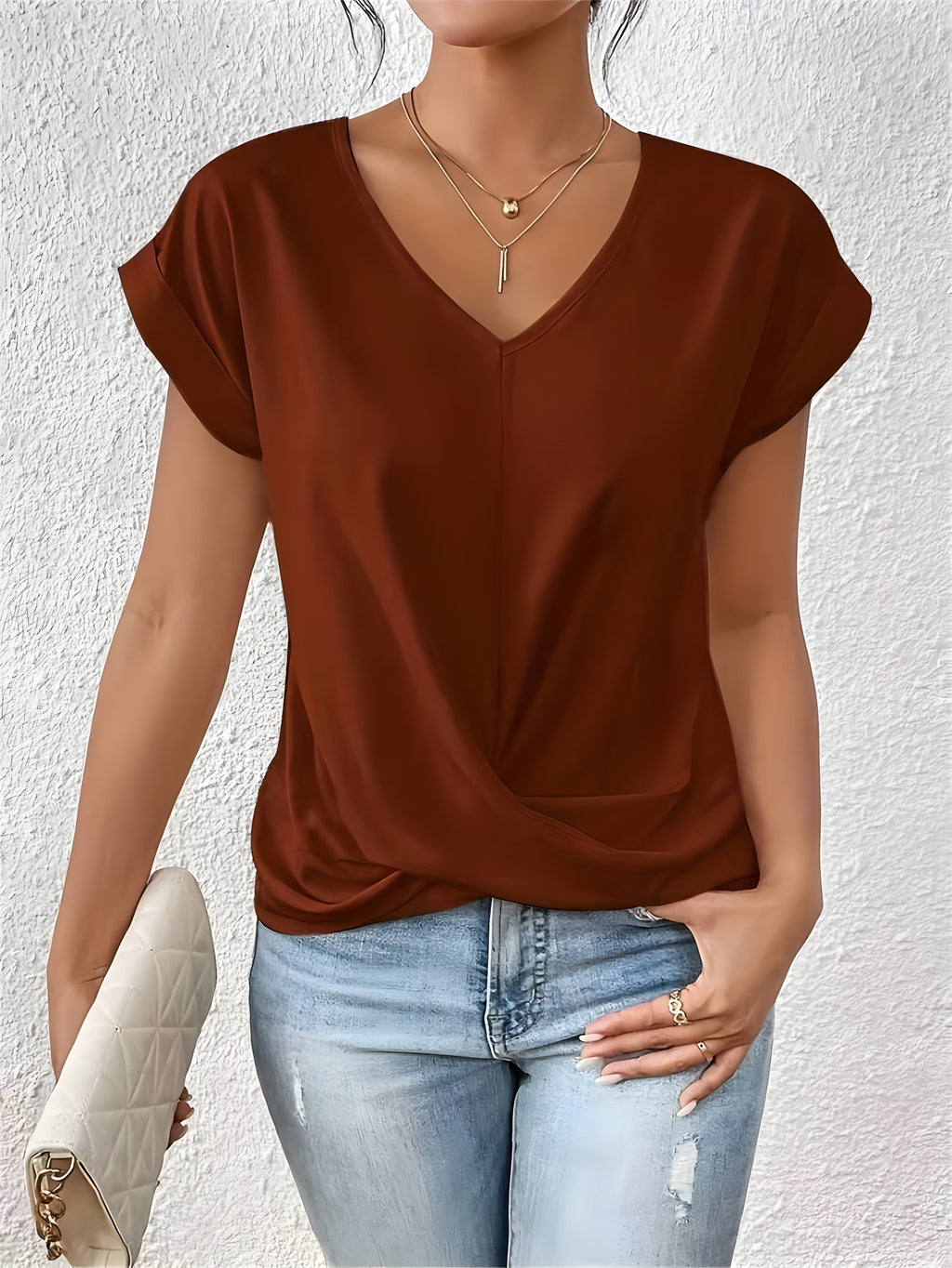 Blusa de decote V com frente torcida e mangas curtas — Bene Donna — imagem 03