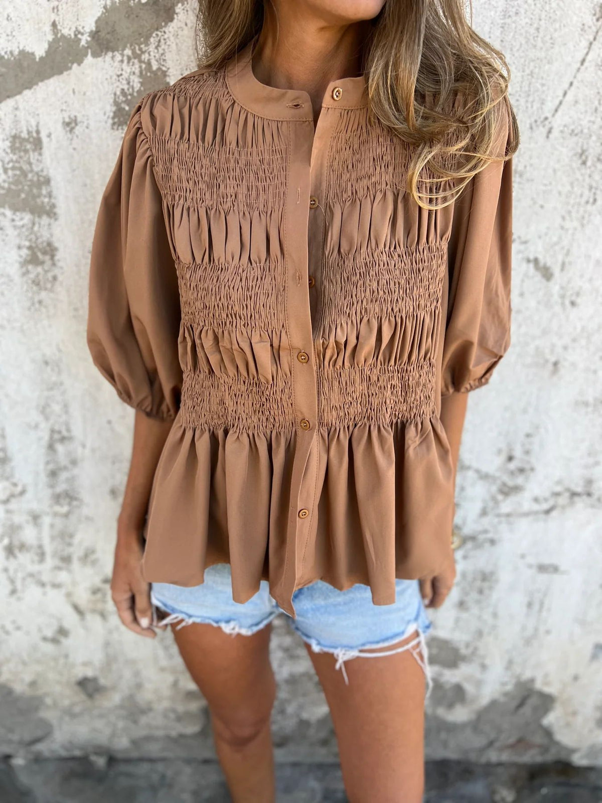 Blusa de pregas com botões e cintura franzida — Bene Donna — imagem 04