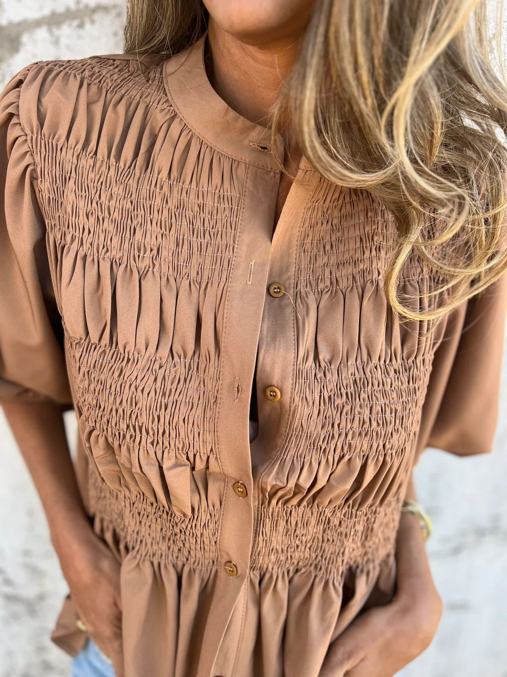 Blusa de pregas com botões e cintura franzida — Bene Donna — imagem 05