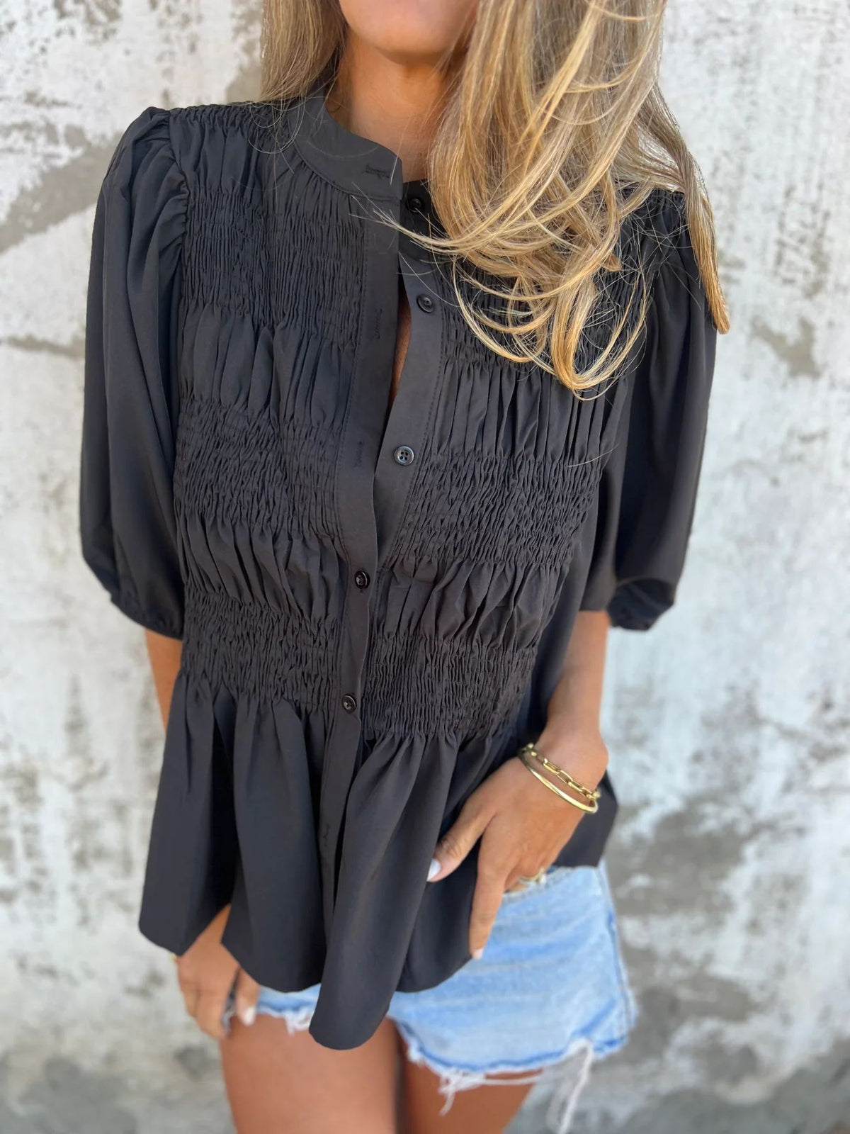 Blusa de pregas com botões e cintura franzida — Bene Donna — imagem 09