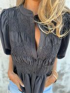Blusa de pregas com botões e cintura franzida — Bene Donna — imagem 11