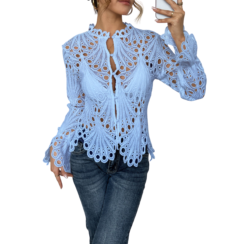 Blusa de renda vazada com desenho floral e mangas longas — Bene Donna — imagem 03
