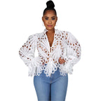 Blusa de renda vazada com mangas amplas e barra recortada — Bene Donna — imagem 01