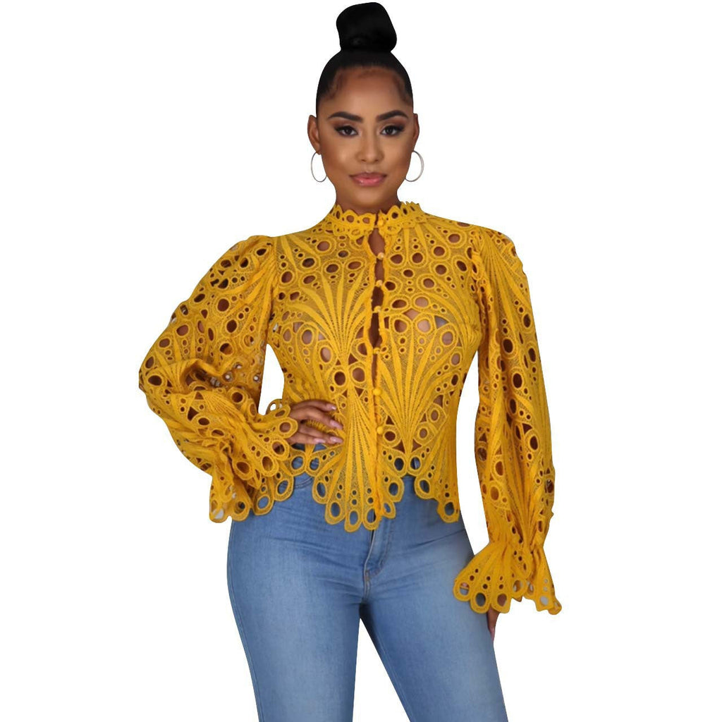 Blusa de renda vazada com mangas amplas e barra recortada — Bene Donna — imagem 04