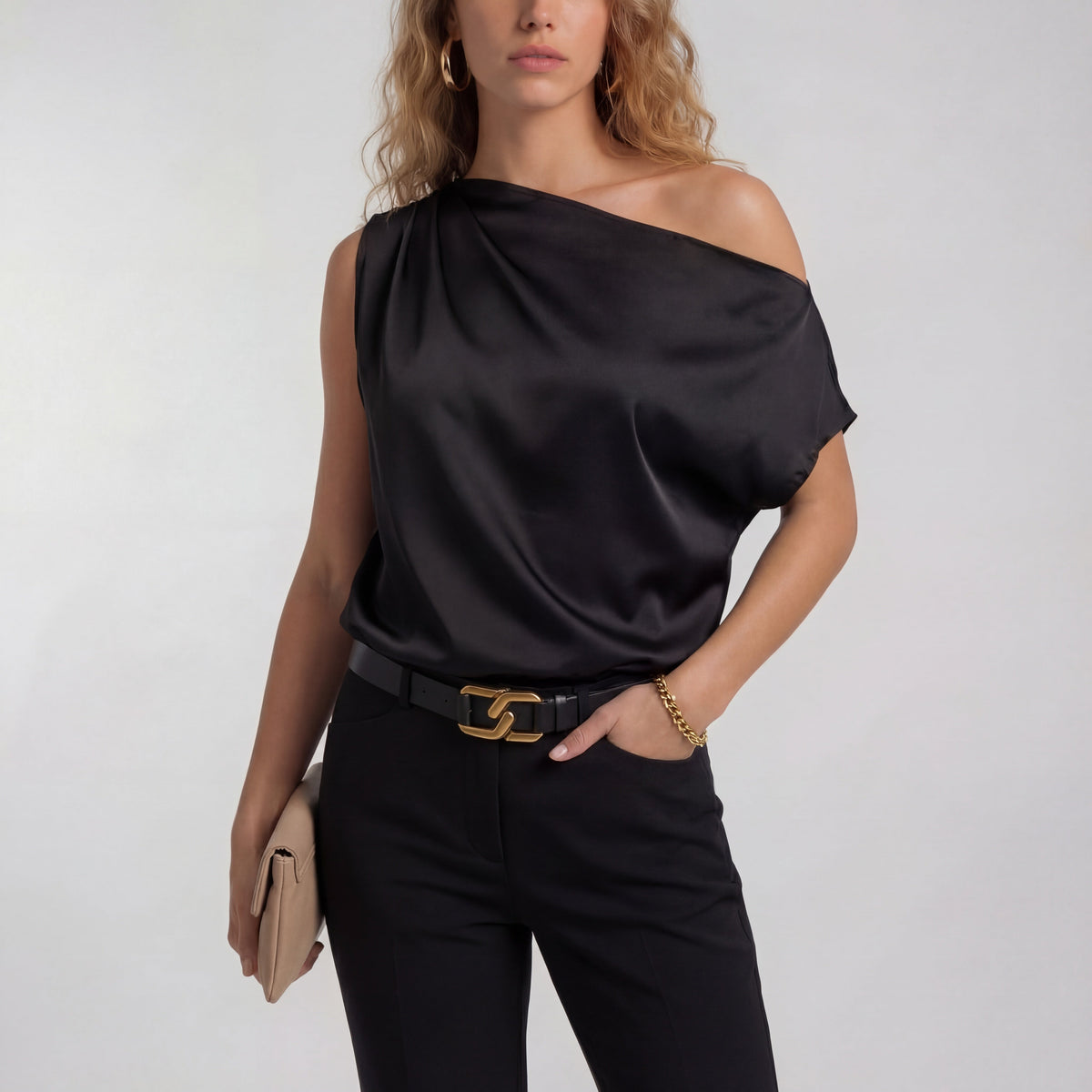 Blusa de um ombro só com drapeado suave — Bene Donna — imagem 01