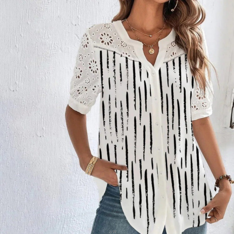 Blusa estampada com renda no decote e nas mangas — Bene Donna — imagem 03