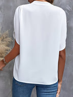 Blusa fluida de decote V com mangas de abertura lateral — Bene Donna — imagem 02