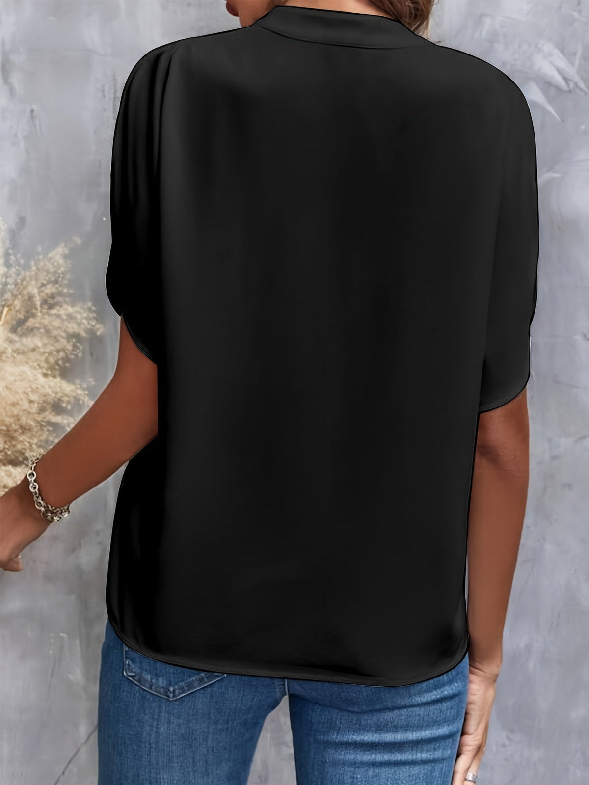 Blusa fluida de decote V com mangas de abertura lateral — Bene Donna — imagem 07