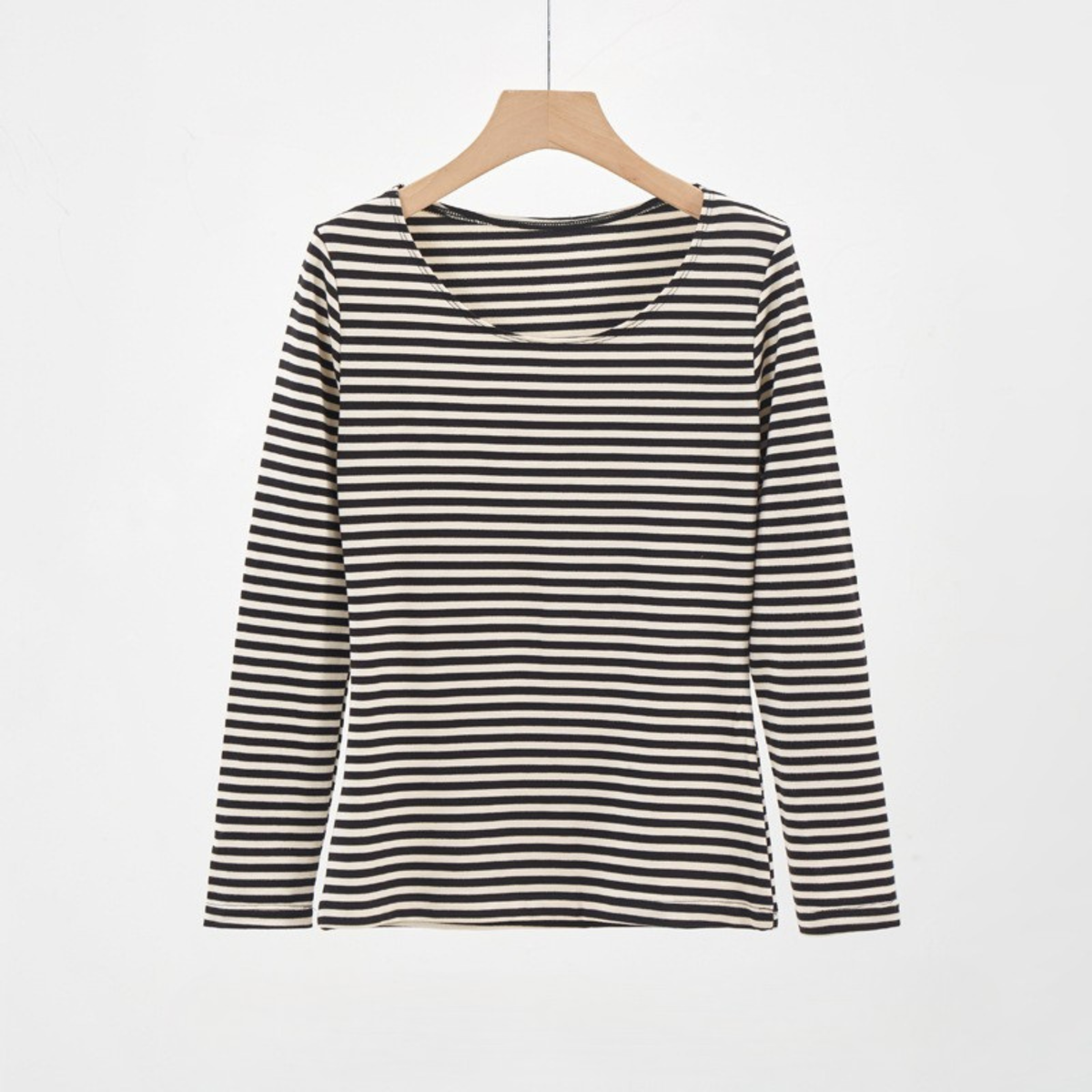 Blusa listrada ajustada de mangas longas e gola redonda — Bene Donna — imagem 02
