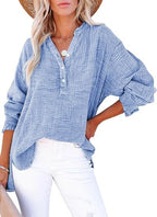 Blusa texturizada de decote V com botões e mangas longas — Bene Donna — imagem 01