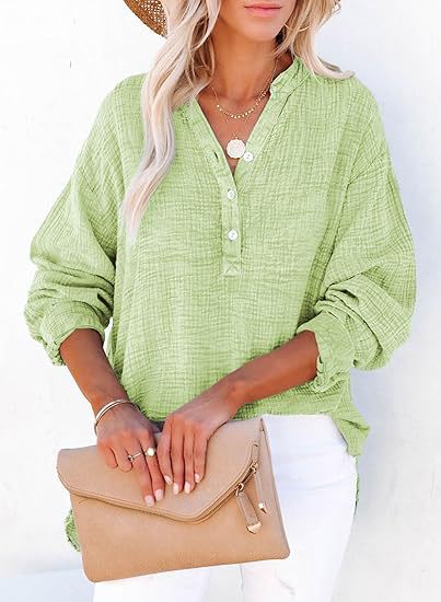 Blusa texturizada de decote V com botões e mangas longas — Bene Donna — imagem 02