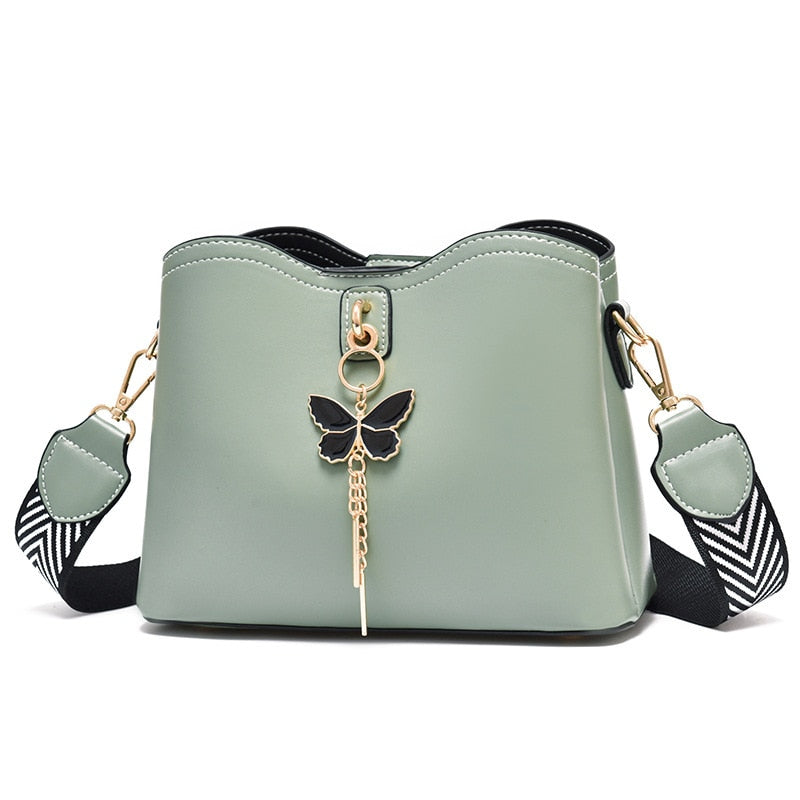Bolsa de couro legítimo com detalhe de borboleta — Bene Donna — imagem 01