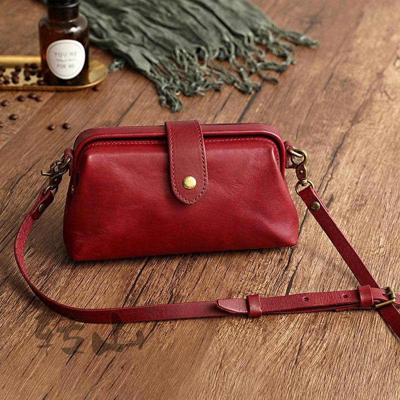 Bolsa de couro legítimo compacta com fecho retrô — Bene Donna — imagem 13