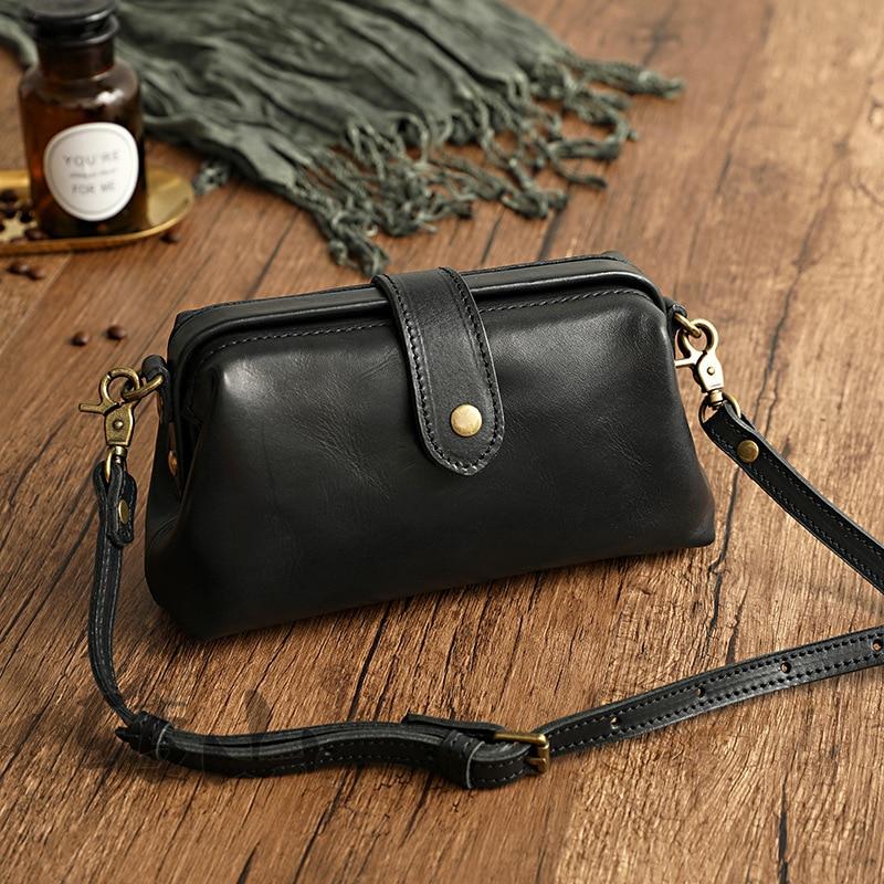 Bolsa de couro legítimo compacta com fecho retrô — Bene Donna — imagem 15