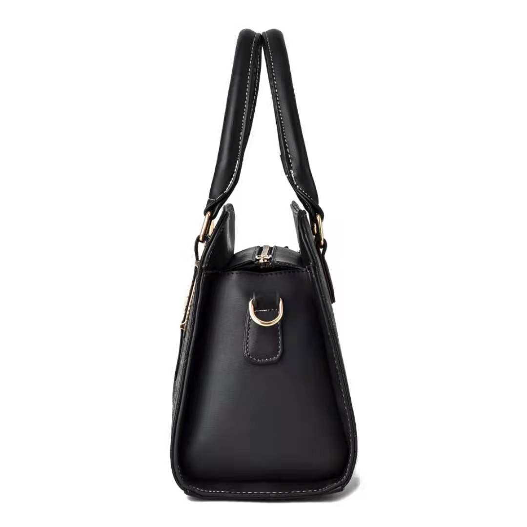 Bolsa de couro sintético bicolor com alças duplas — Bene Donna — imagem 09