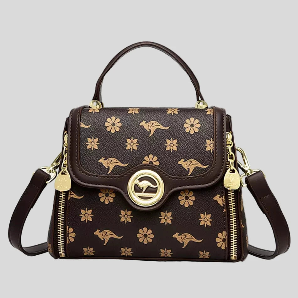 Bolsa de couro sintético com estampa floral e aba — Bene Donna — imagem 01