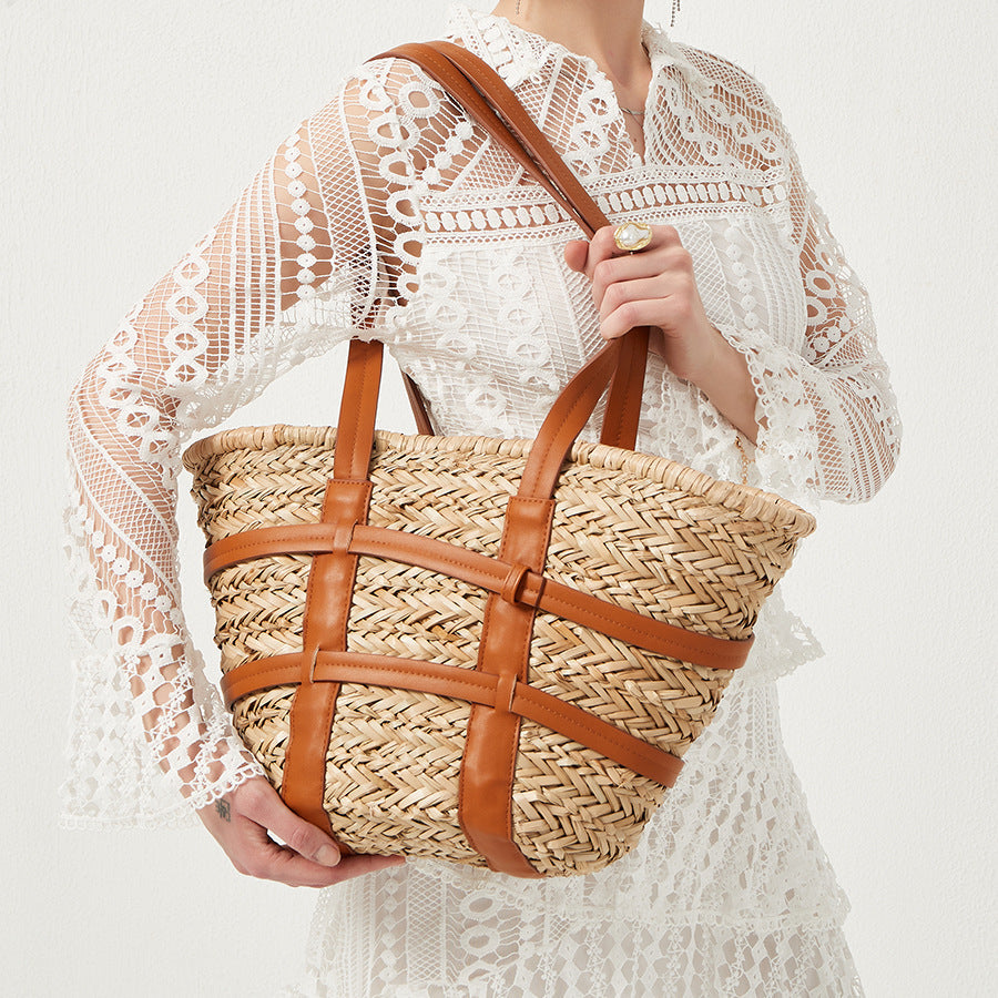 Bolsa de palha trançada com alças contrastantes — Bene Donna — imagem 03