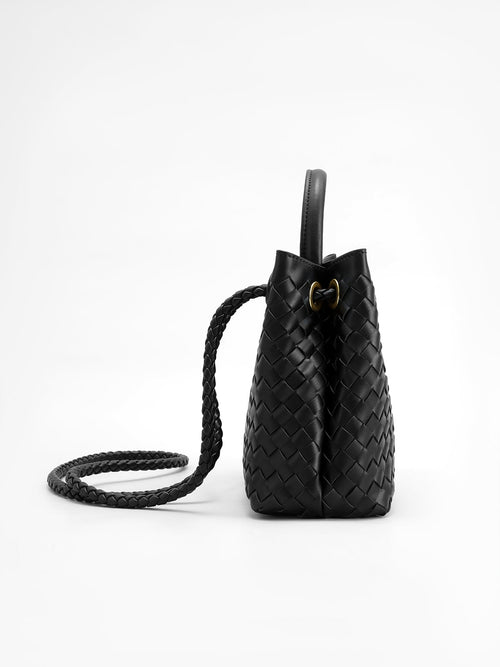 Bolsa tramada de couro sintético com detalhe dourado — Bene Donna — imagem 02