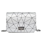 Bolsa transversal geométrica com alça de corrente — Bene Donna — imagem 01