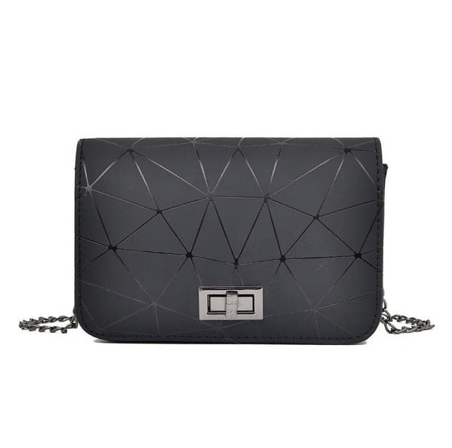 Bolsa transversal geométrica com alça de corrente — Bene Donna — imagem 05