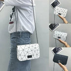 Bolsa transversal geométrica com alça de corrente — Bene Donna — imagem 08