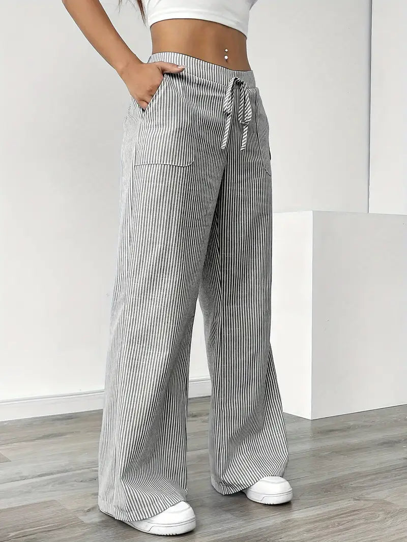 Calça de listras verticais com cintura alta e pernas amplas — Bene Donna — imagem 27