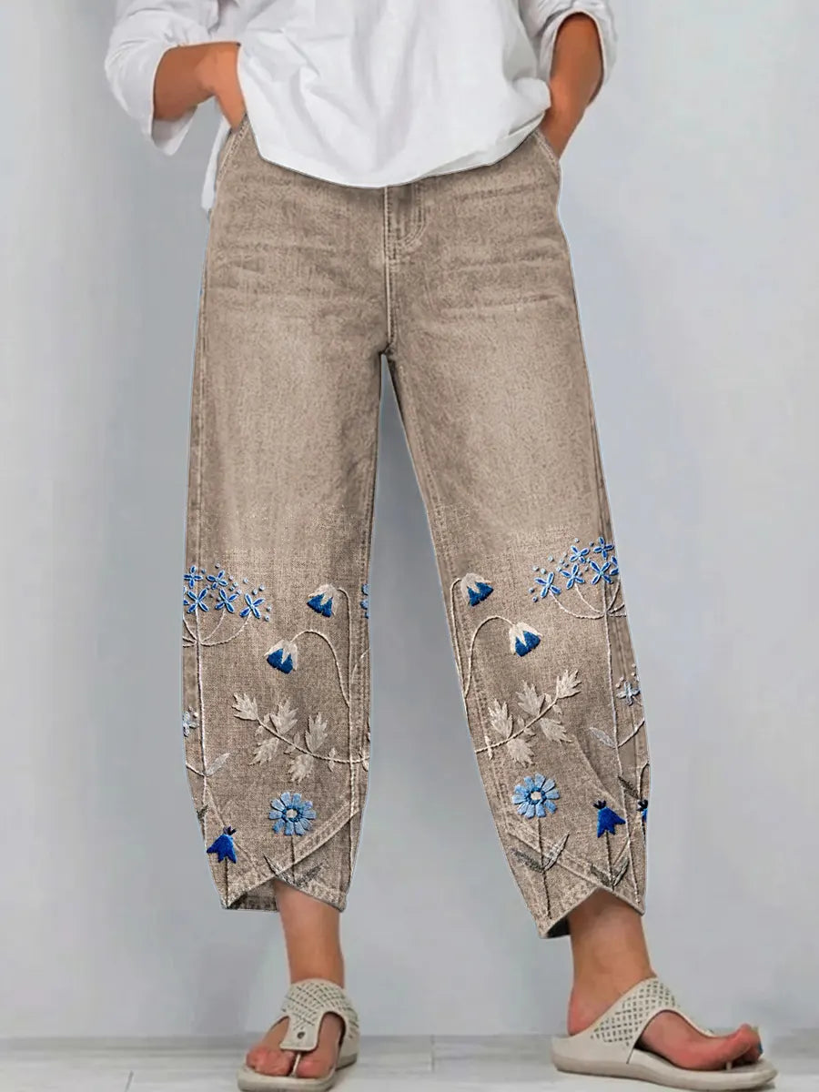 Calça feminina cropped com bordado floral na barra — Bene Donna — imagem 01