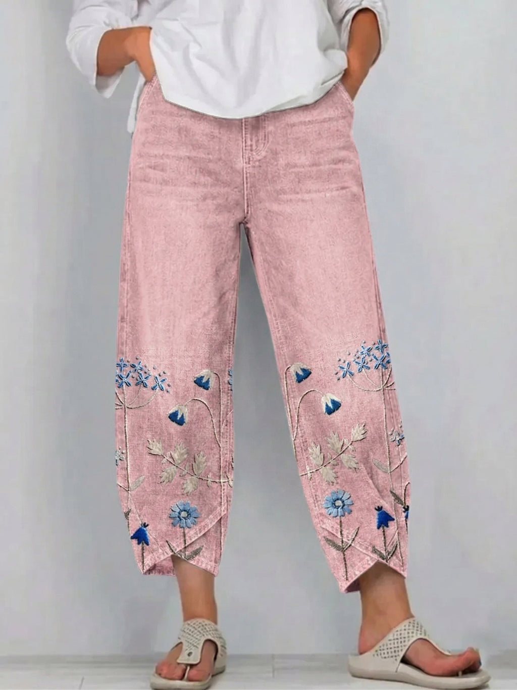 Calça feminina cropped com bordado floral na barra — Bene Donna — imagem 02