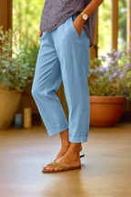 Calça reta de caimento leve com bolsos discretos — Bene Donna — imagem 03