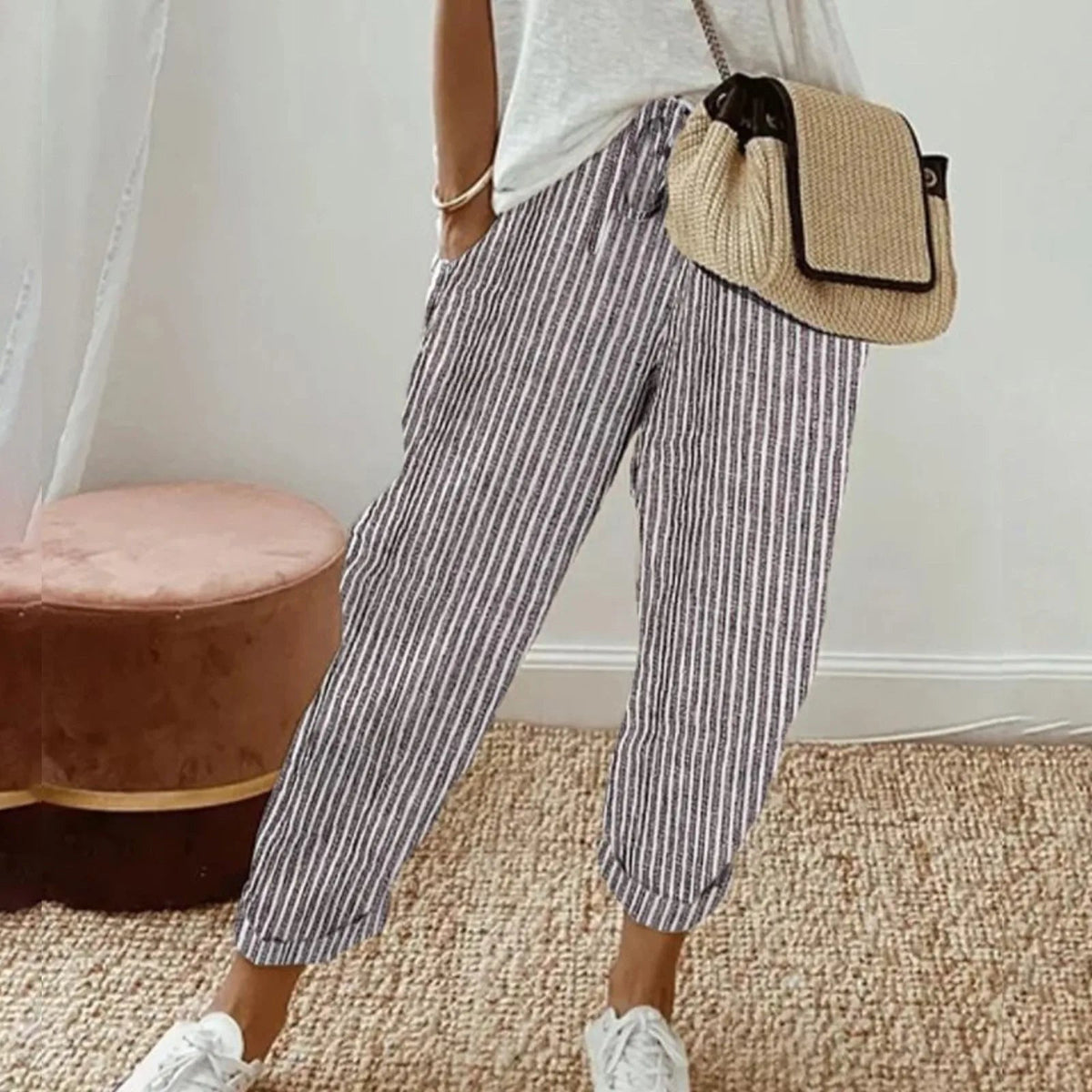 Calça reta de cintura com cordão e bolsos laterais — Bene Donna — imagem 06
