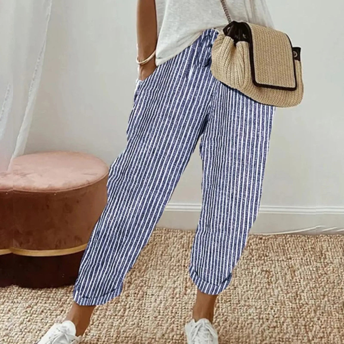 Calça reta de cintura com cordão e bolsos laterais — Bene Donna — imagem 08