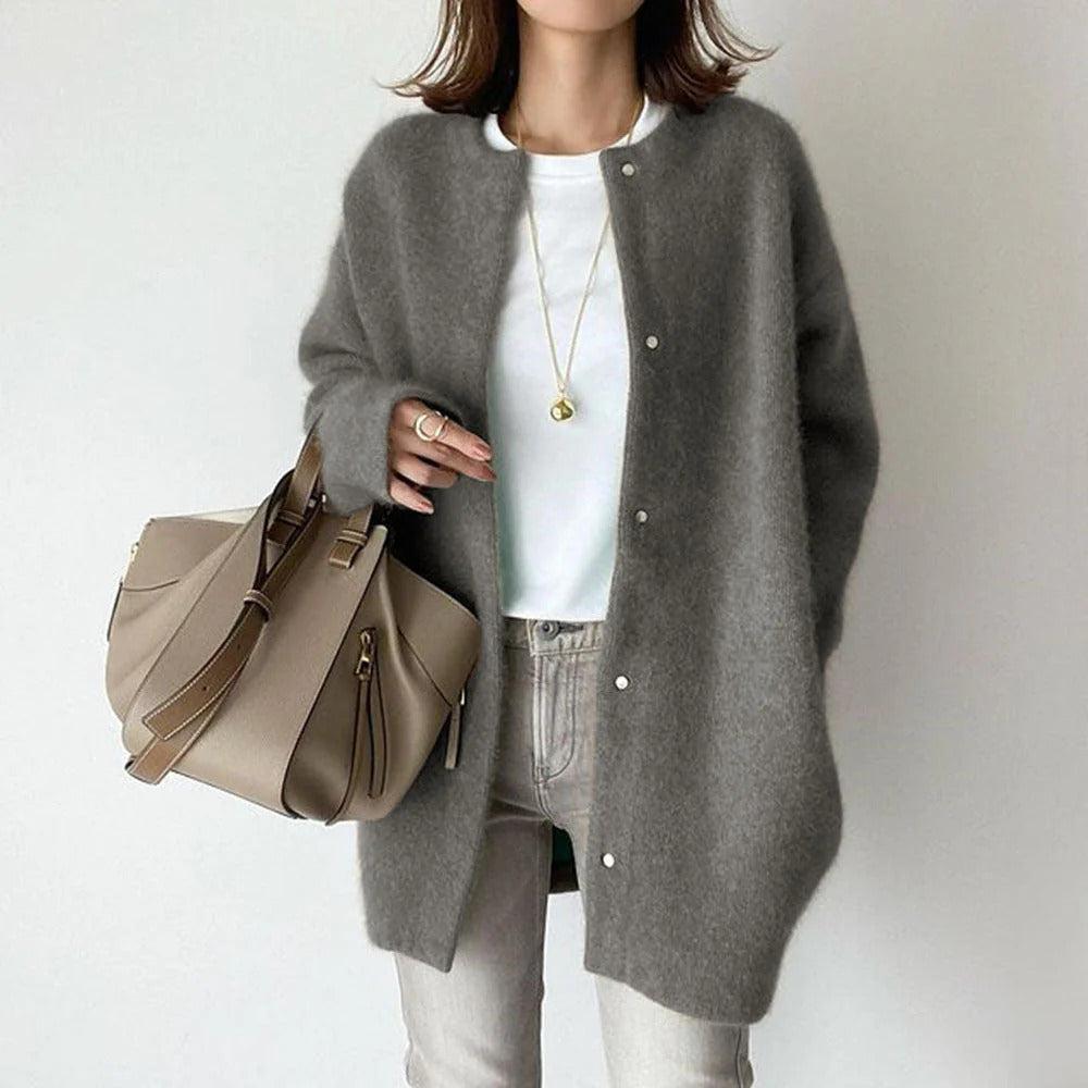 Casaco Feminino Elegante de Inverno com Caimento Solto — BeneDonna
