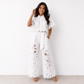 Conjunto de renda floral com blusa de botões e pantalona — Bene Donna — imagem 01