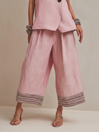 Conjunto feminino de colete e calça pantacourt — Bene Donna — imagem 04
