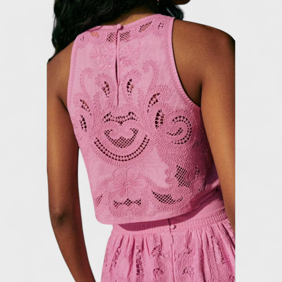 Conjunto feminino de renda com blusa e saia com fenda — Bene Donna — imagem 03