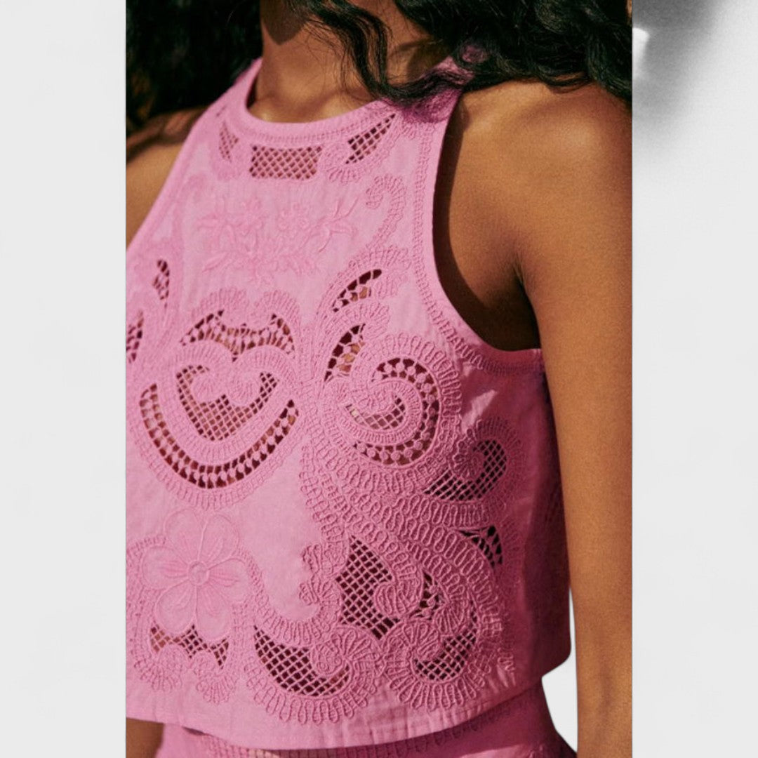 Conjunto feminino de renda com blusa e saia com fenda — Bene Donna — imagem 04