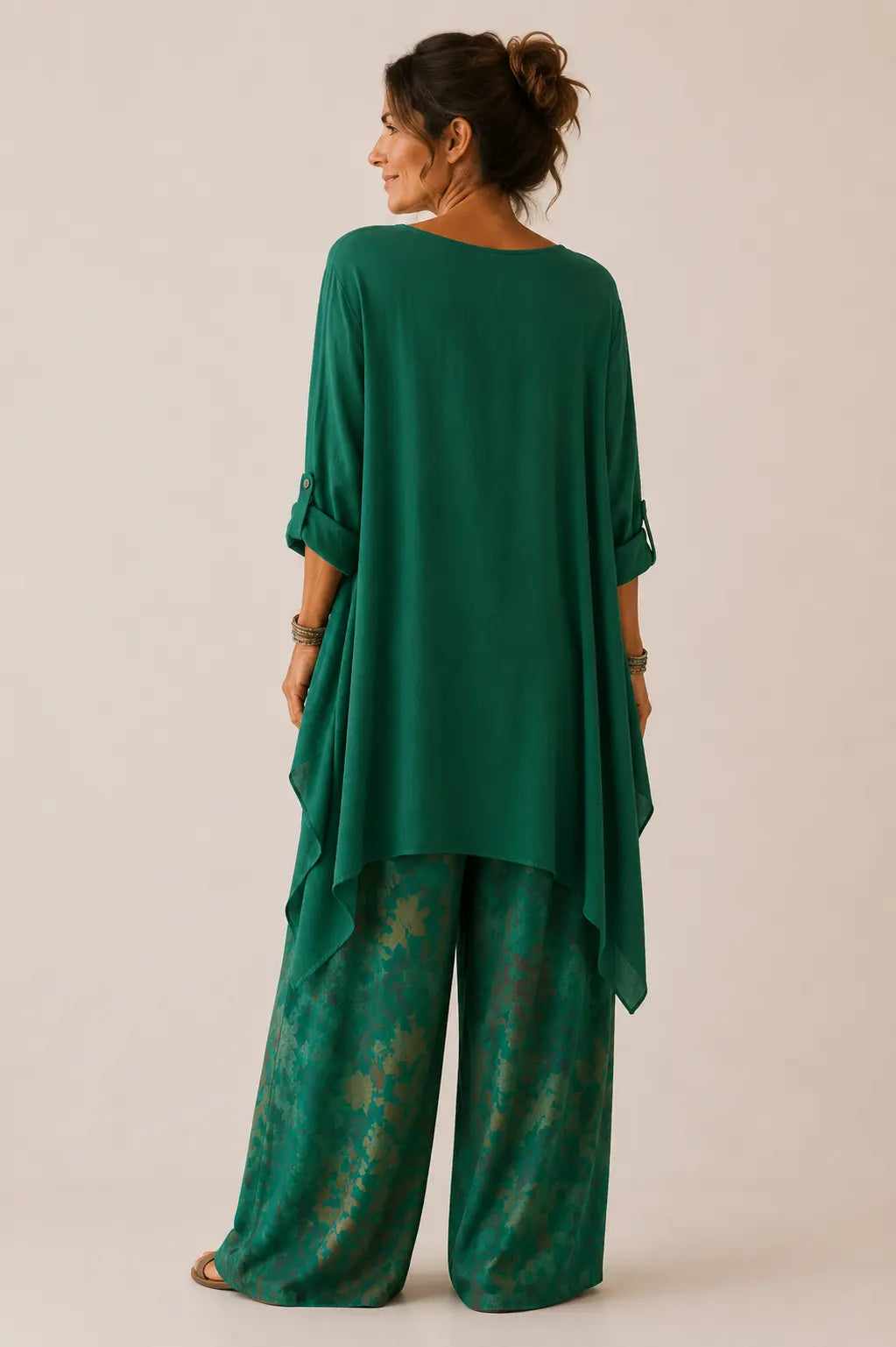Conjunto floral de túnica assimétrica e pantalona com elástico — Bene Donna — imagem 06