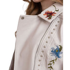 Jaqueta Retrô Couro Sintético Bordada Floral — BeneDonna