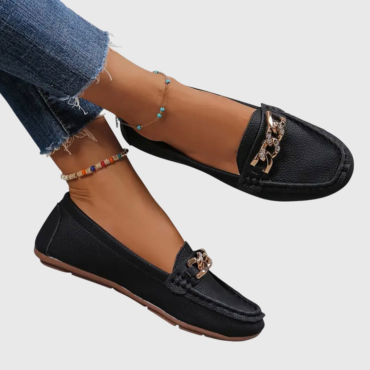 Mocassim com detalhe de corrente e costura aparente — Bene Donna — imagem 02