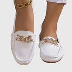 Mocassim com detalhe de corrente e costura aparente — Bene Donna — imagem 04