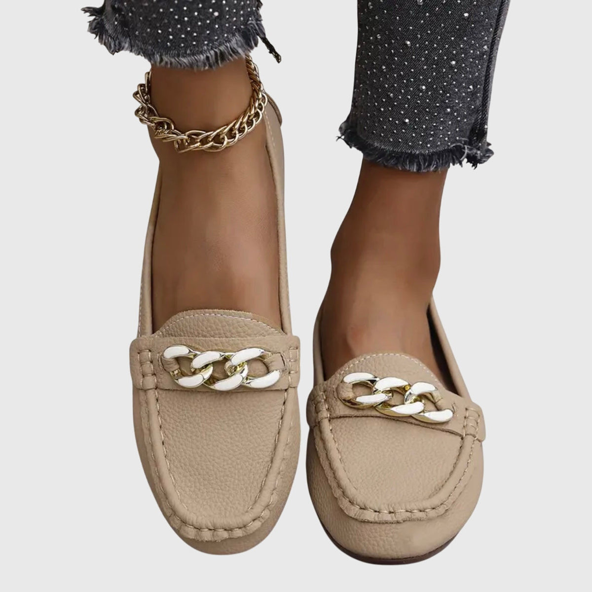 Mocassim com detalhe de corrente e costura aparente — Bene Donna — imagem 09