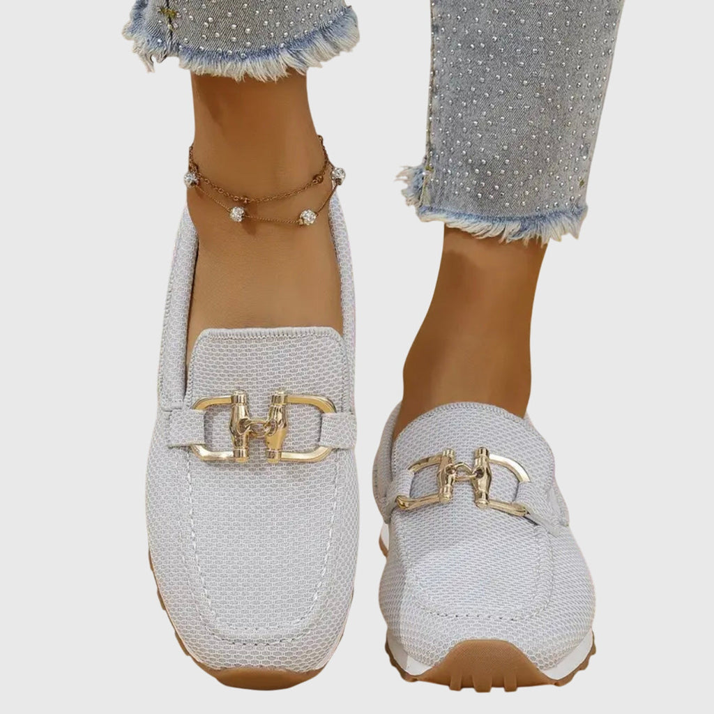 Mocassim com detalhe metalizado e solado contrastante — Bene Donna — imagem 03