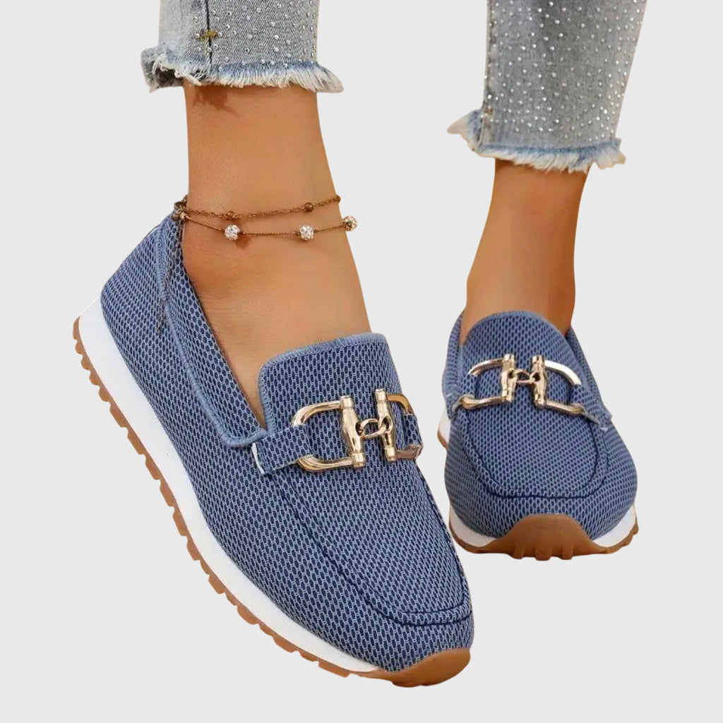 Mocassim com detalhe metalizado e solado contrastante — Bene Donna — imagem 06