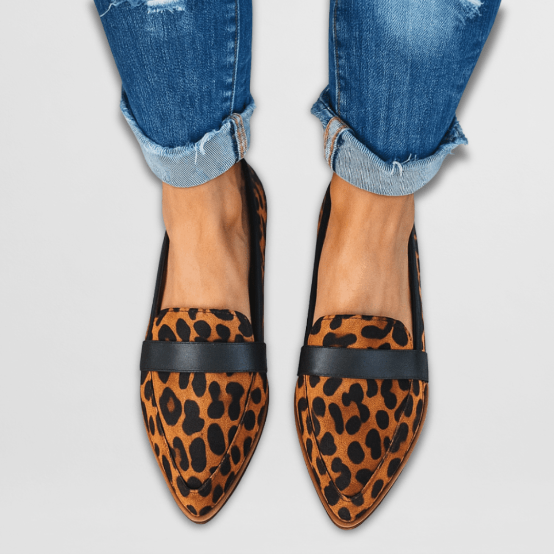 Mocassim de bico fino com acabamento acamurçado — Bene Donna — imagem 05